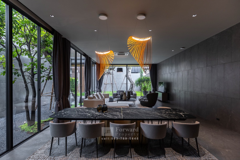 ขายบ้านโชคชัย4 ลาดพร้าว71 : บ้านเดี่ยว 3 ชั้น Unique Luxury นาคนิวาส  Central Eastville   พร้อมสระว่ายน้ำ  ตกแต่งครบพร้อมเฟอร์  125 ล้านบาท