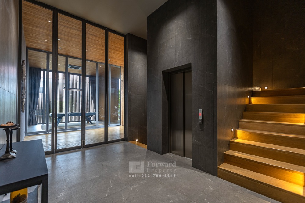 ขายบ้านโชคชัย4 ลาดพร้าว71 : บ้านเดี่ยว 3 ชั้น Unique Luxury นาคนิวาส  Central Eastville   พร้อมสระว่ายน้ำ  ตกแต่งครบพร้อมเฟอร์  125 ล้านบาท