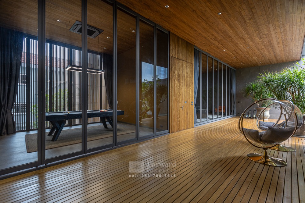 ขายบ้านโชคชัย4 ลาดพร้าว71 : บ้านเดี่ยว 3 ชั้น Unique Luxury นาคนิวาส  Central Eastville   พร้อมสระว่ายน้ำ  ตกแต่งครบพร้อมเฟอร์  125 ล้านบาท