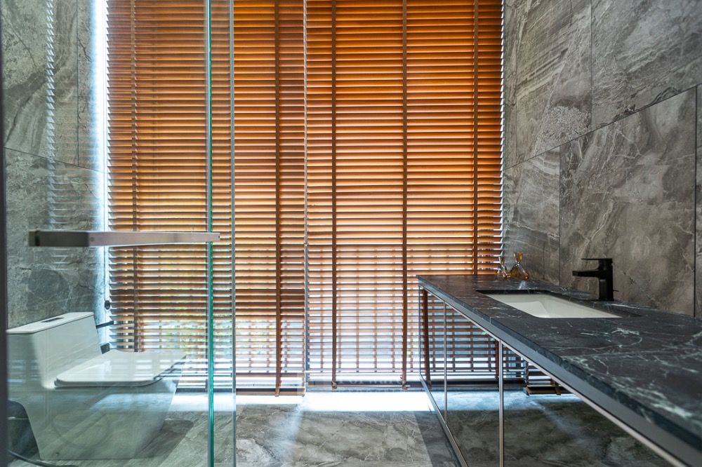 ขายบ้านโชคชัย4 ลาดพร้าว71 : บ้านเดี่ยว 3 ชั้น Unique Luxury นาคนิวาส  Central Eastville   พร้อมสระว่ายน้ำ  ตกแต่งครบพร้อมเฟอร์  125 ล้านบาท