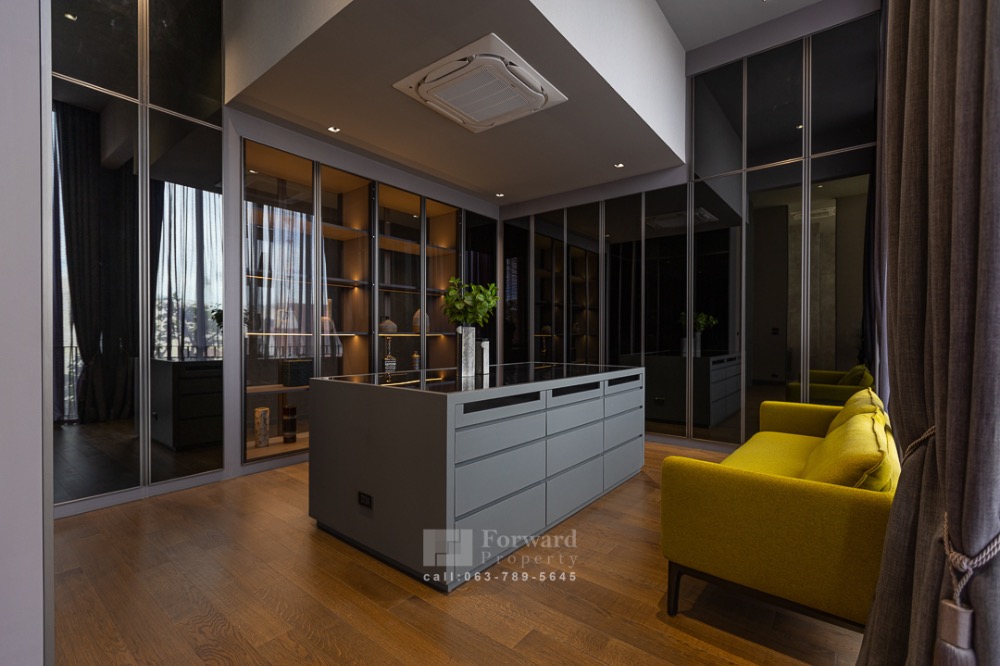 ขายบ้านโชคชัย4 ลาดพร้าว71 : บ้านเดี่ยว 3 ชั้น Unique Luxury นาคนิวาส  Central Eastville   พร้อมสระว่ายน้ำ  ตกแต่งครบพร้อมเฟอร์  125 ล้านบาท