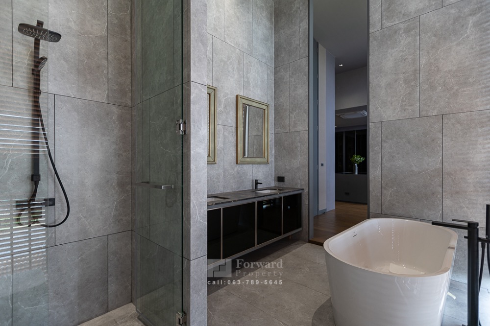 ขายบ้านโชคชัย4 ลาดพร้าว71 : บ้านเดี่ยว 3 ชั้น Unique Luxury นาคนิวาส  Central Eastville   พร้อมสระว่ายน้ำ  ตกแต่งครบพร้อมเฟอร์  125 ล้านบาท