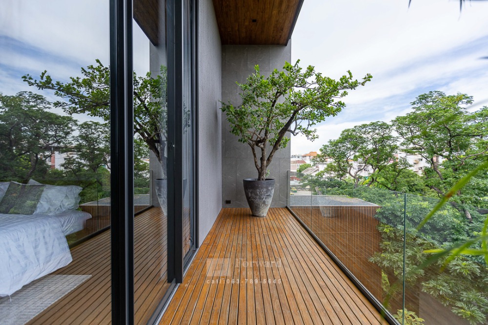 ขายบ้านโชคชัย4 ลาดพร้าว71 : บ้านเดี่ยว 3 ชั้น Unique Luxury นาคนิวาส  Central Eastville   พร้อมสระว่ายน้ำ  ตกแต่งครบพร้อมเฟอร์  125 ล้านบาท