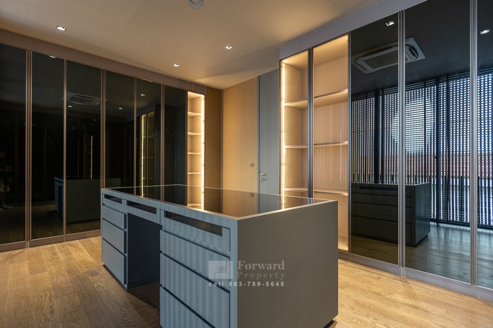 ขายบ้านโชคชัย4 ลาดพร้าว71 : บ้านเดี่ยว 3 ชั้น Unique Luxury นาคนิวาส  Central Eastville   พร้อมสระว่ายน้ำ  ตกแต่งครบพร้อมเฟอร์  125 ล้านบาท