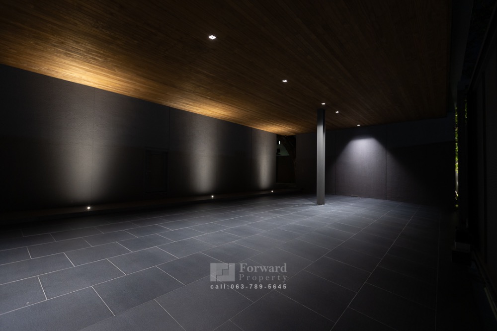 ขายบ้านโชคชัย4 ลาดพร้าว71 : บ้านเดี่ยว 3 ชั้น Unique Luxury นาคนิวาส  Central Eastville   พร้อมสระว่ายน้ำ  ตกแต่งครบพร้อมเฟอร์  125 ล้านบาท