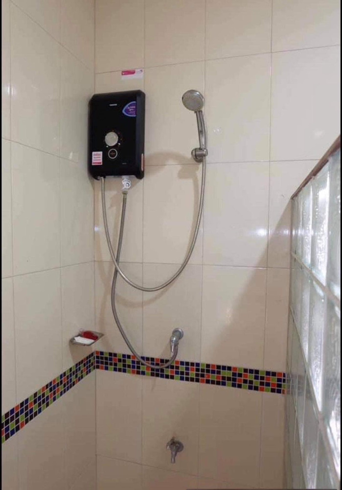 For SaleHotel&Apartment BusinessCha-am Phetchaburi : For sale: 6-room bungalow business with 114 sq.w. of land, Cha-am Beach, Phetchaburi, only 100 m. from the beach.