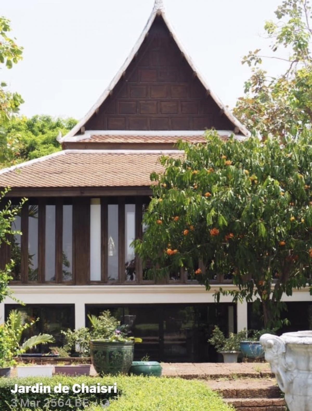 For SaleHouseNakhon Pathom : For sale: Thai style house, cafe, Nakhon Pathom, 9 rai of land