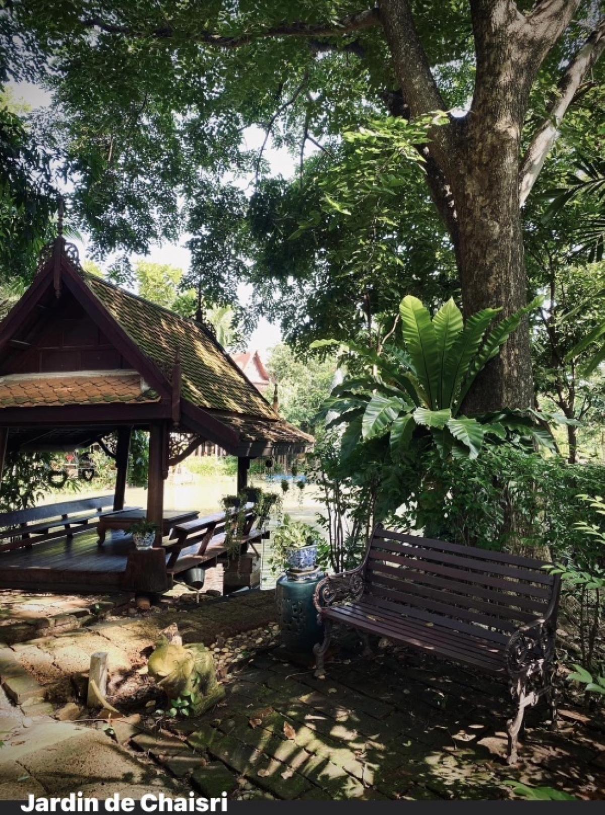 For SaleHouseNakhon Pathom : For sale: Thai style house, cafe, Nakhon Pathom, 9 rai of land