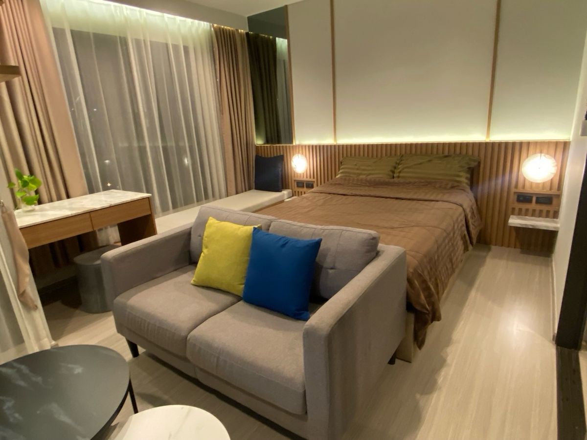 For RentCondoRama9, Petchburi, RCA : ‼️Rent‼️Life Asok Rama 9: with Luxurious decoration and Elevated view and city-scrape view💫 High angle view and city view with luxurious decoration for rent‼️