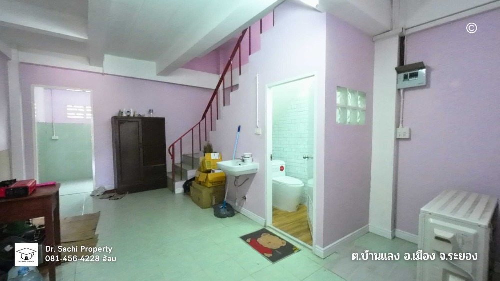 ขายอาคารพาณิชย์ระยอง : ขายด่วน อาคารพาณิชย์ 3 ชั้น 20 ตรว. ตรงข้าม รร.ระยองปัญญานุกูล