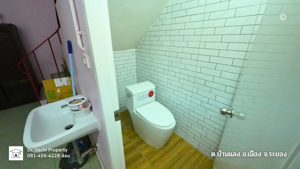 ขายอาคารพาณิชย์ระยอง : ขายด่วน อาคารพาณิชย์ 3 ชั้น 20 ตรว. ตรงข้าม รร.ระยองปัญญานุกูล