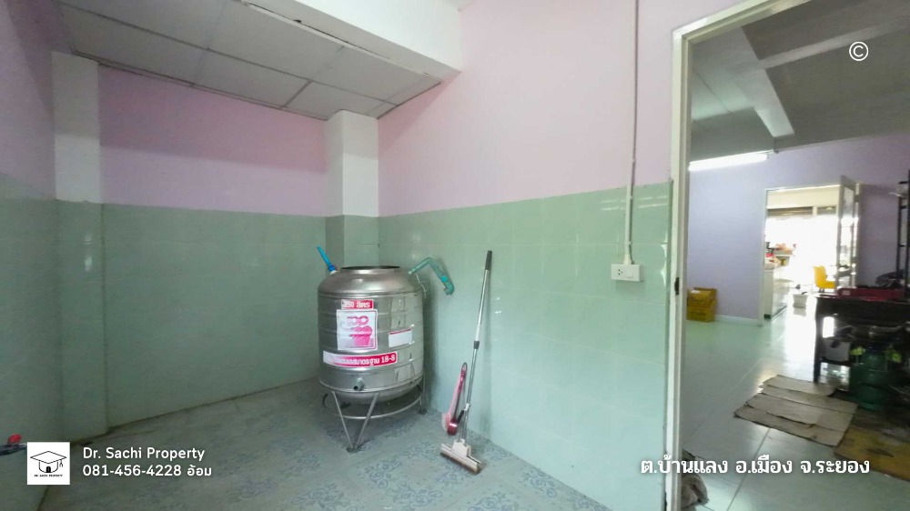 ขายอาคารพาณิชย์ระยอง : ขายด่วน อาคารพาณิชย์ 3 ชั้น 20 ตรว. ตรงข้าม รร.ระยองปัญญานุกูล