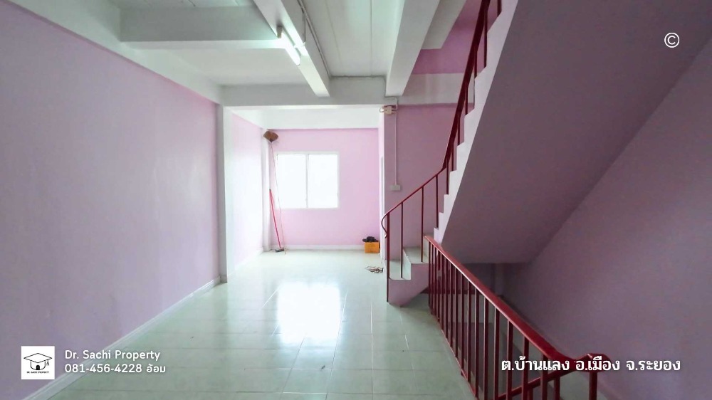 ขายอาคารพาณิชย์ระยอง : ขายด่วน อาคารพาณิชย์ 3 ชั้น 20 ตรว. ตรงข้าม รร.ระยองปัญญานุกูล