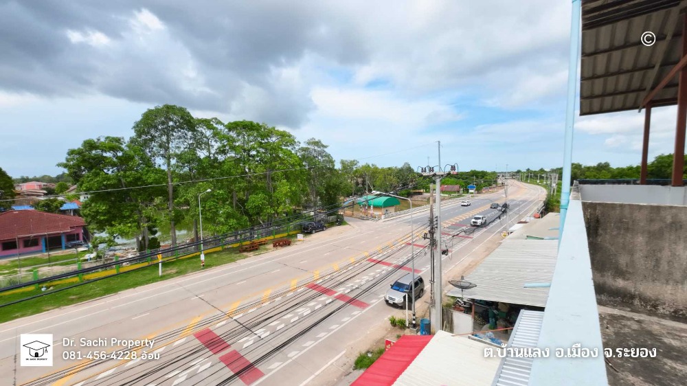 ขายอาคารพาณิชย์ระยอง : ขายด่วน อาคารพาณิชย์ 3 ชั้น 20 ตรว. ตรงข้าม รร.ระยองปัญญานุกูล