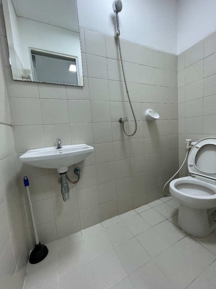 For SaleCondoSukhumvit, Asoke, Thonglor : Sell with tenant til January 26
Fullerton Sukhumvit 3 bedrooms, fully furnished with amenities.