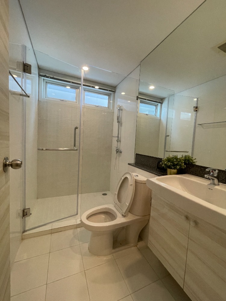 For SaleCondoSukhumvit, Asoke, Thonglor : Sell with tenant til January 26
Fullerton Sukhumvit 3 bedrooms, fully furnished with amenities.