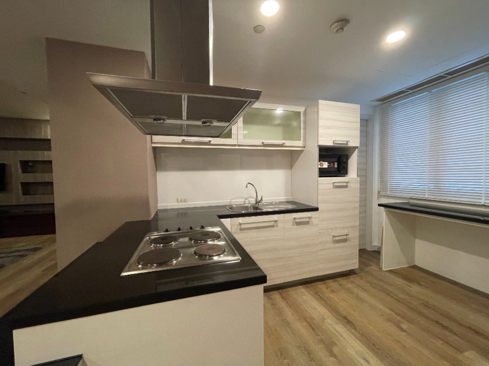 For SaleCondoSukhumvit, Asoke, Thonglor : Sell with tenant til January 26
Fullerton Sukhumvit 3 bedrooms, fully furnished with amenities.