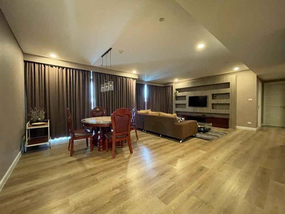 For SaleCondoSukhumvit, Asoke, Thonglor : Sell with tenant til January 26
Fullerton Sukhumvit 3 bedrooms, fully furnished with amenities.