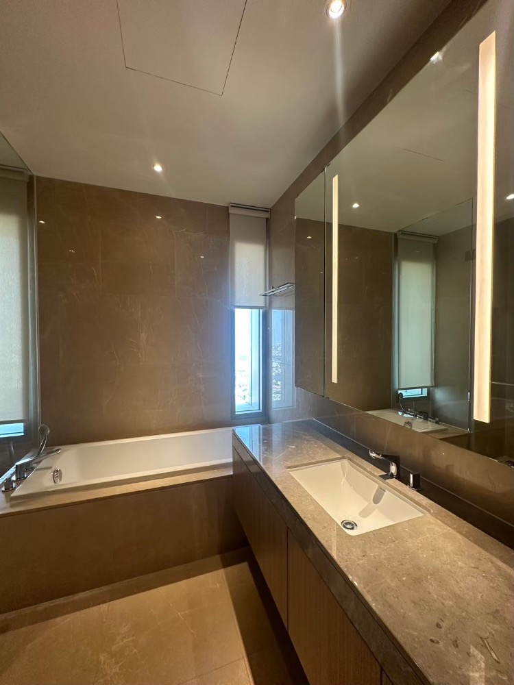 For RentCondoWongwianyai, Charoennakor : 📌For RENT | Magnolias Waterfront Residences - 4BR (174.33sqm) 180,000 THB