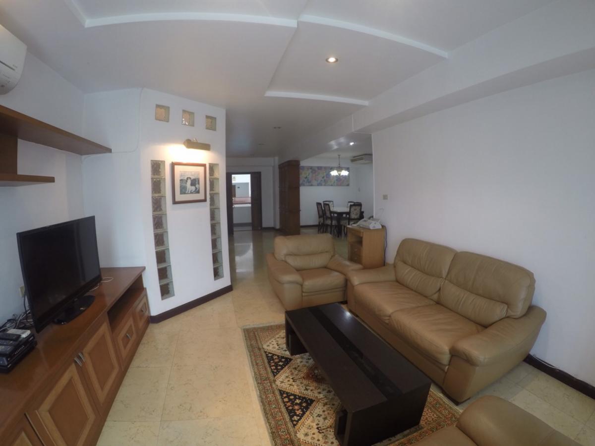 ให้เช่าคอนโดสุขุมวิท อโศก ทองหล่อ : 145 sqm / 3 Beds 2 Baths @BTS Phrom Phong ฿55,000