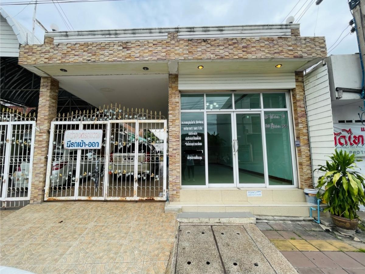 For RentRetail SpaceKorat Nakhon Ratchasima : Vacant room for rent, Yommarat Road, Nakhon Ratchasima (Korat)