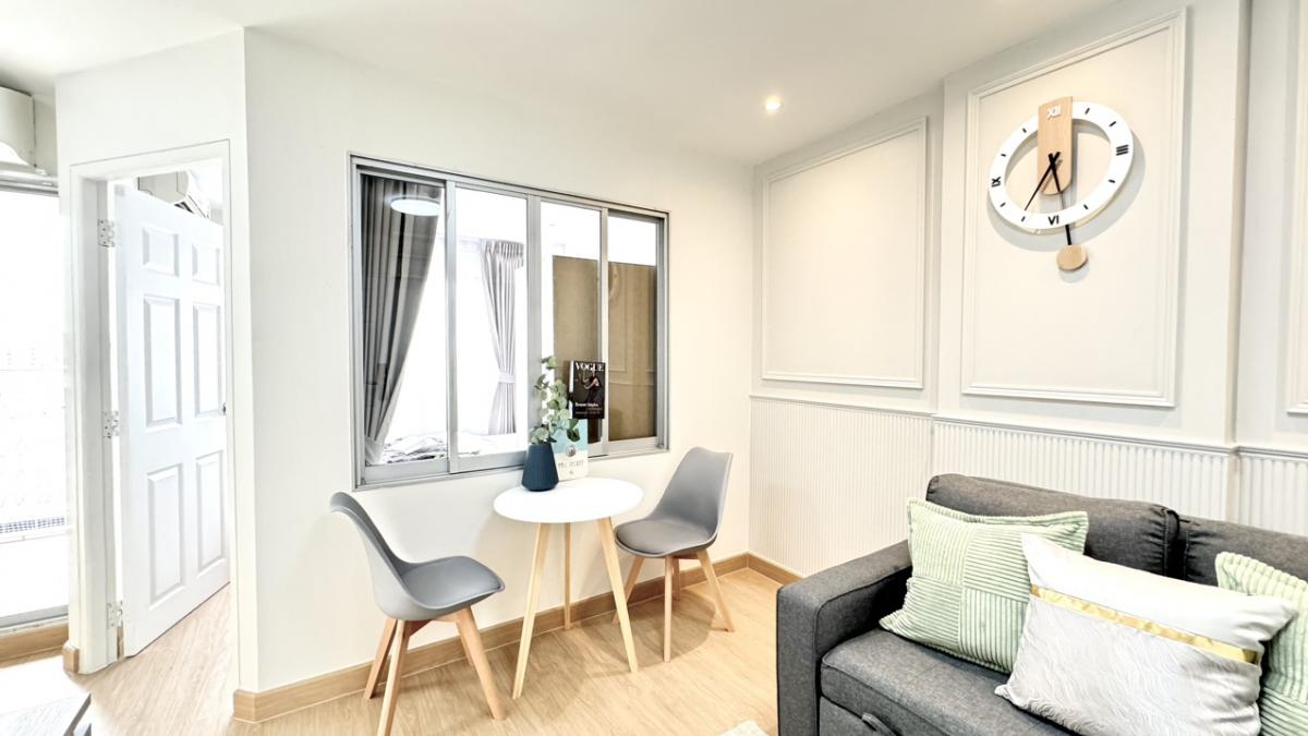 For SaleCondoPattanakan, Srinakarin : Come see the butterflies at our condo. 😍🫶🏻✨✨ Butterflies in the heart of the city in a beautiful condo. Its here 🥳🥳❤️❤️✨✨