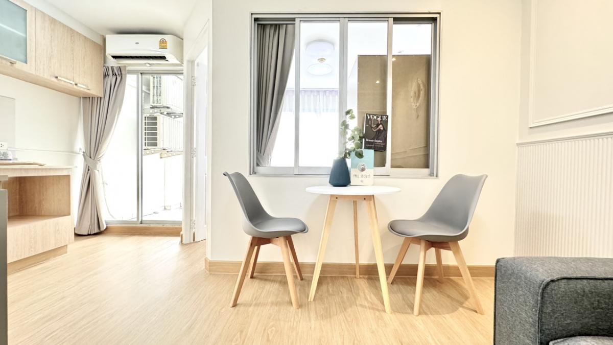 For SaleCondoPattanakan, Srinakarin : Come see the butterflies at our condo. 😍🫶🏻✨✨ Butterflies in the heart of the city in a beautiful condo. Its here 🥳🥳❤️❤️✨✨