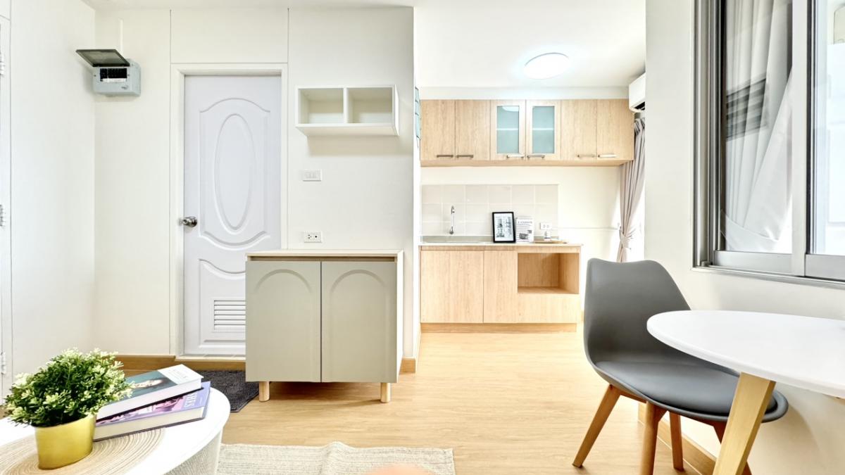 For SaleCondoPattanakan, Srinakarin : Come see the butterflies at our condo. 😍🫶🏻✨✨ Butterflies in the heart of the city in a beautiful condo. Its here 🥳🥳❤️❤️✨✨