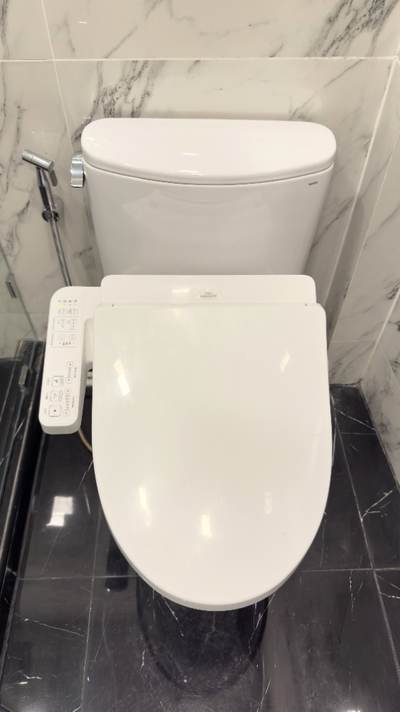 ให้เช่าทาวน์โฮมสีลม ศาลาแดง บางรัก : ให้เช่า ทาวน์เฮ้าส์ 2 ชั้น หลังมุม รีโนเวทใหม่ทั้งหลัง แต่งครบพร้อมอยู่ ย่านสุรวงศ์-สีลม-บางรัก-เจริญกรุง 3ห้องนอน 2ห้องน้ำ 150ตร.ว. ใกล้ BTSสุรศักดิ์ 出租，2層聯排別墅，轉角單位，全新裝修。裝潢完畢，可入住Surawong-Silom-Bang Rak-Charoen Krung 地區，