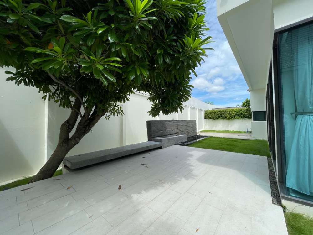 ขายบ้านรัตนาธิเบศร์ สนามบินน้ำ พระนั่งเกล้า : บ้านเดี่ยว หมู่บ้านลดาวัลย์ รัตนาธิเบศร์