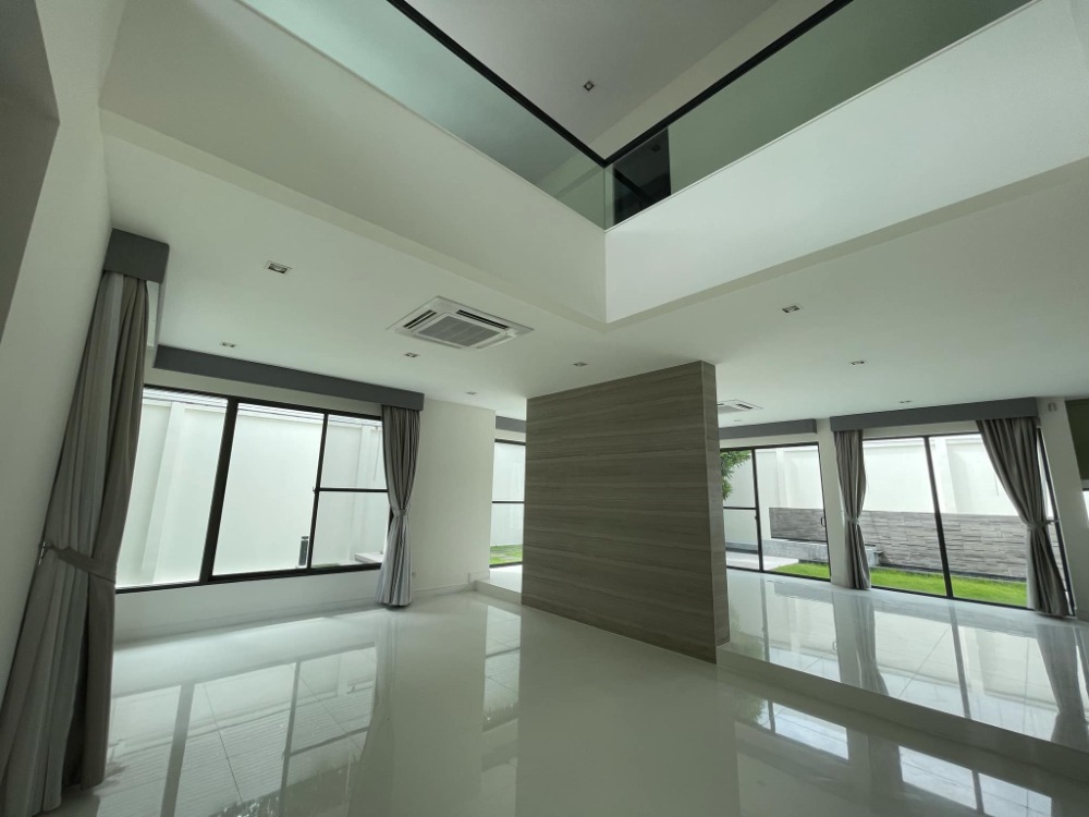 ขายบ้านรัตนาธิเบศร์ สนามบินน้ำ พระนั่งเกล้า : บ้านเดี่ยว หมู่บ้านลดาวัลย์ รัตนาธิเบศร์