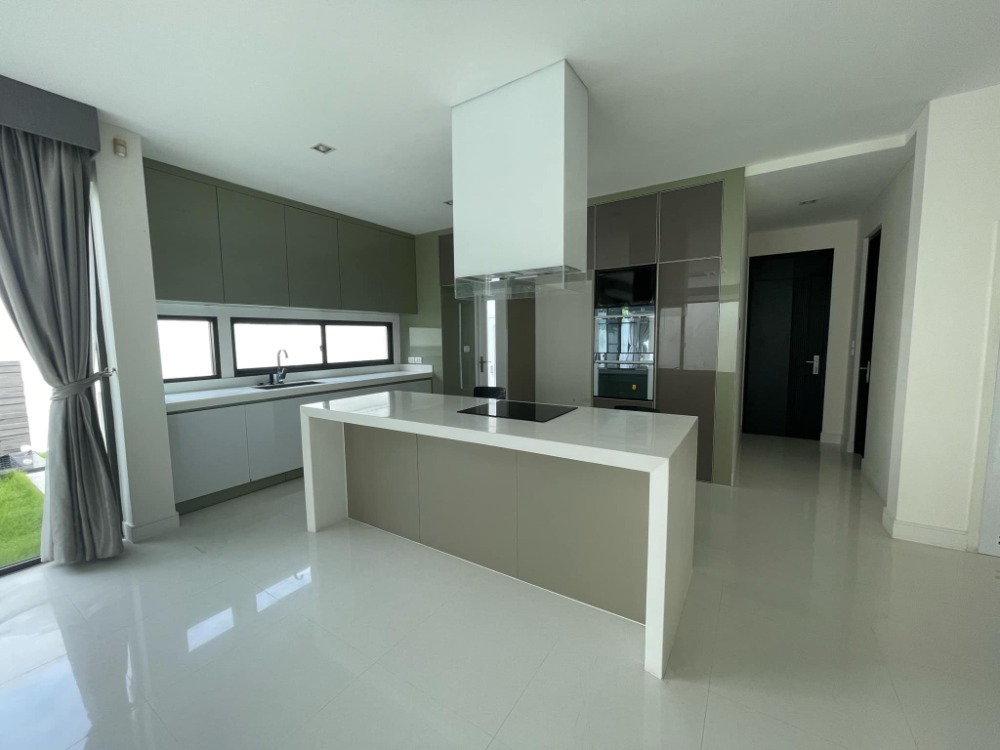 ขายบ้านรัตนาธิเบศร์ สนามบินน้ำ พระนั่งเกล้า : บ้านเดี่ยว หมู่บ้านลดาวัลย์ รัตนาธิเบศร์