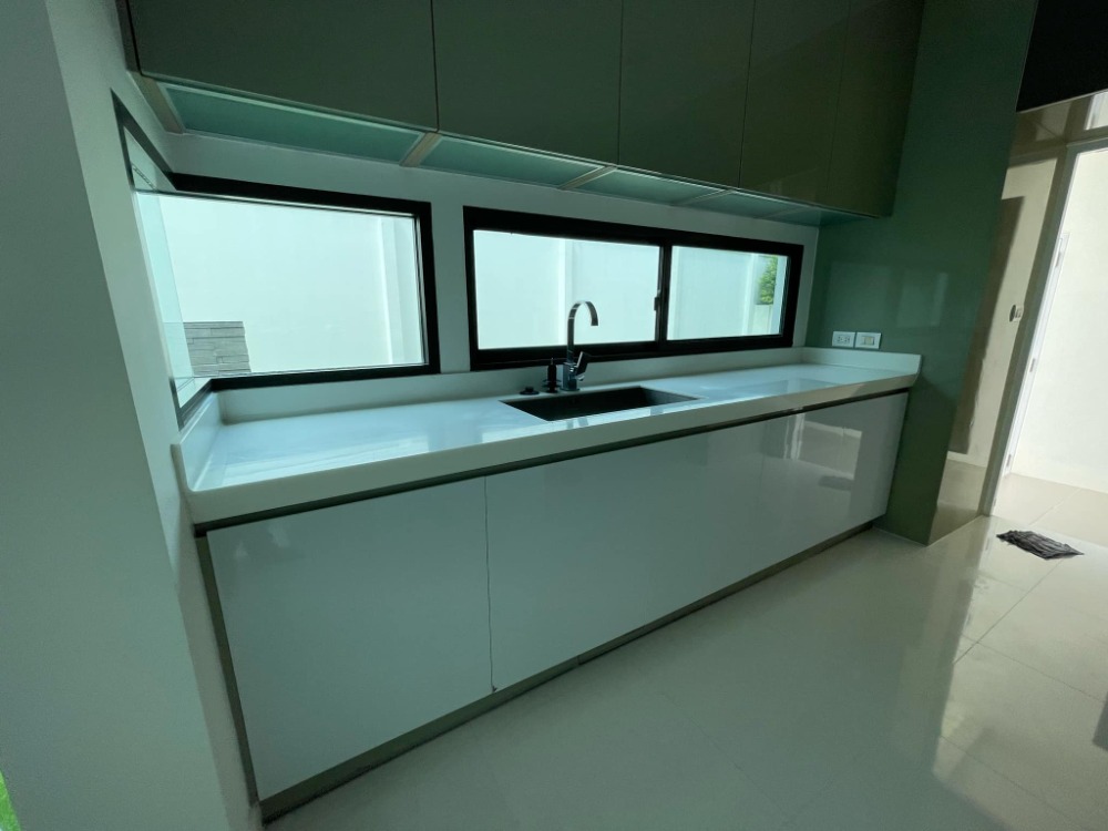 ขายบ้านรัตนาธิเบศร์ สนามบินน้ำ พระนั่งเกล้า : บ้านเดี่ยว หมู่บ้านลดาวัลย์ รัตนาธิเบศร์