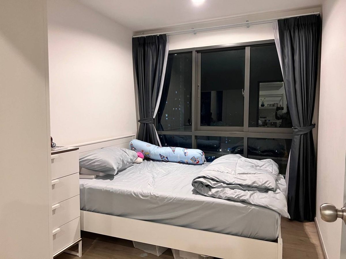 For SaleCondoThaphra, Talat Phlu, Wutthakat : For sale very cheap, Ideo Wutthakat, next to BTS Wutthakat, 110 meters, including furniture, only 1.65 million baht.