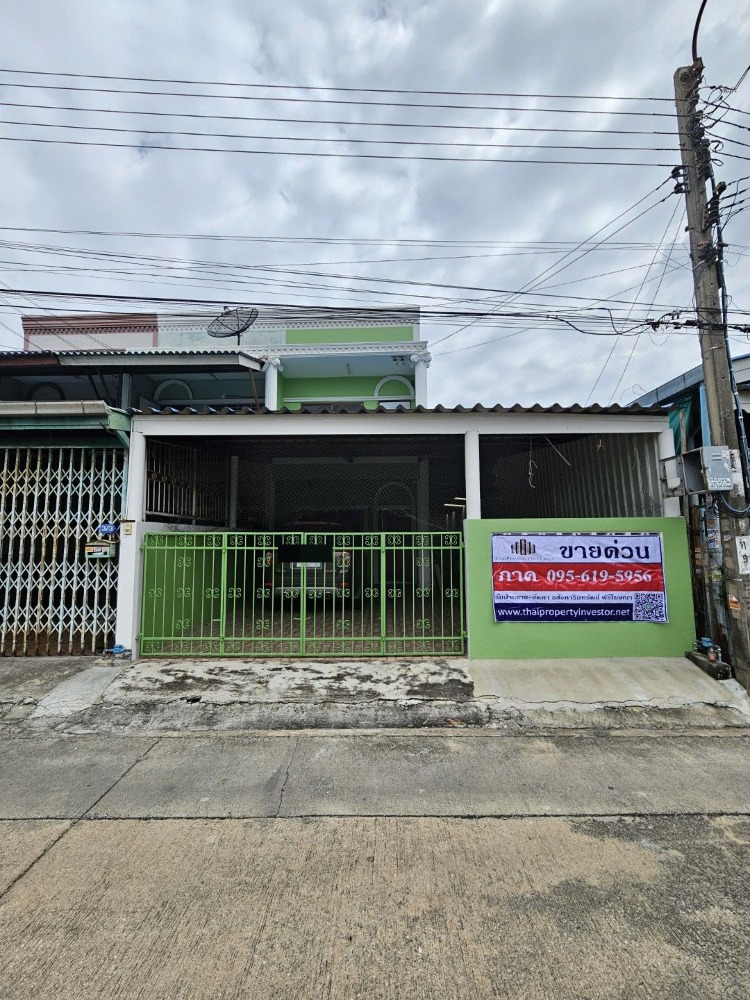 ขายทาวน์โฮมบางแค เพชรเกษม : ขายทาวน์โฮม 2 ชั้น ซอย เพชรเกษม 79 ห่างจากถนนเพชรเกษม เพียง 500 เมตร หลังริม มีพื้นที่เยอะ เงียบสงบ ปลอดภัย ใกล้แหล่งชุมชนและสถานศึกษา