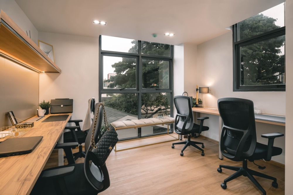 ให้เช่าสำนักงานนานา : เซอร์วิสออฟฟิศ พื้นที่สำนักงานให้เช่า สุขุมวิท Serviced Office ตกแต่งสวย พร้อมเข้าอยู่ อาคาร เวิร์คสตอรี่ส์ สุขุมวิท ซอย2 ( Workstories Sukhumvit Soi 2 ) สำหรับ 1 - 10 Workstations เริ่มต้น 9,000 บาท ใกล้รถไฟฟ้า BTSนานา