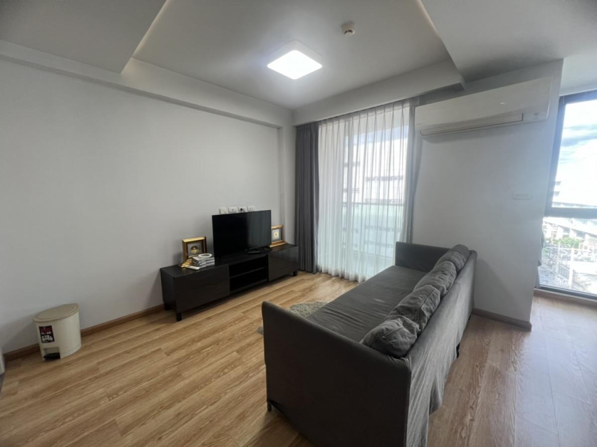 For RentCondoRama9, Petchburi, RCA : For rent: 2-storey duplex room, JRY condo Rama9, size 2 bedrooms, 2 bathrooms