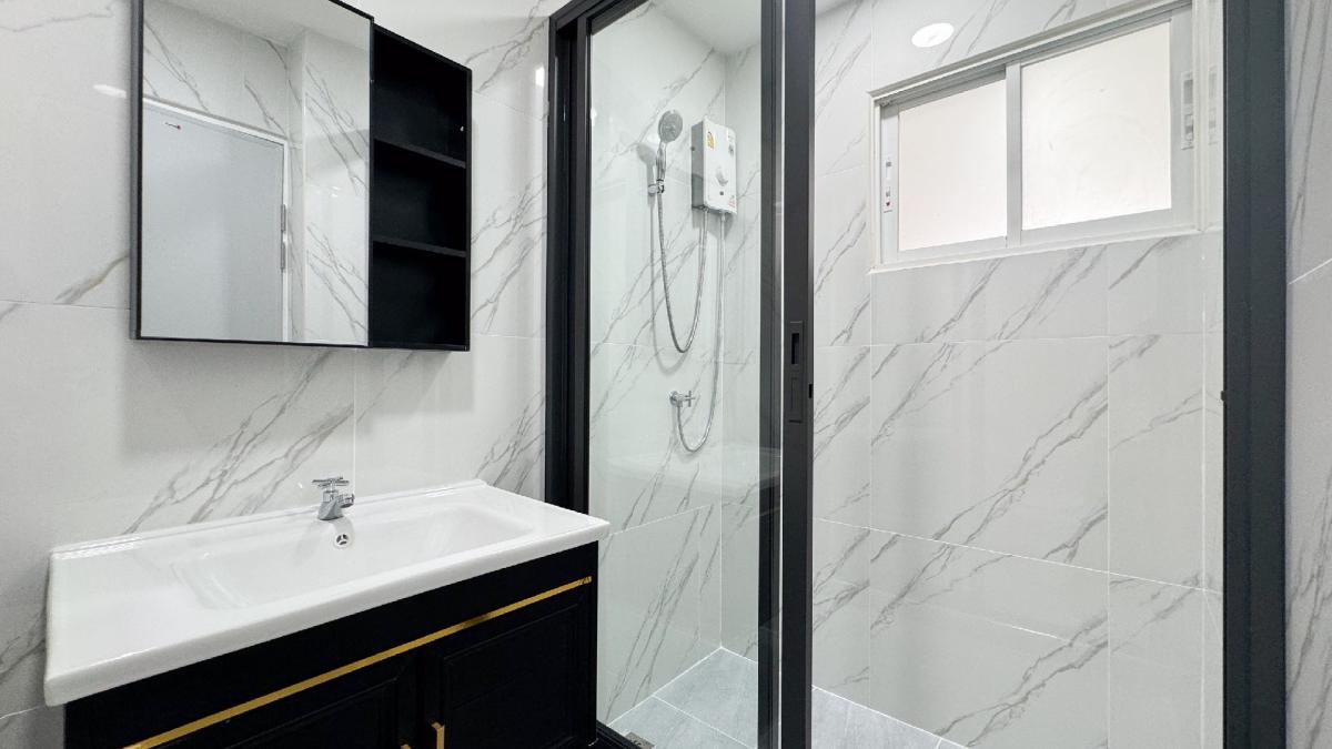 ขายคอนโดรัชดา ห้วยขวาง : ✨️คอนโดหรูติด MRTสุทธิสาร ใกล้รัชดา-พระราม9 🤩กลางจัดเต็ม ห้องสวยพร้อมอยู่ 📌 Life @รัชดา-สุทธิสาร