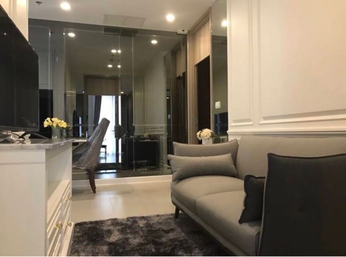 For RentCondoWitthayu, Chidlom, Langsuan, Ploenchit : Best Deal For rent Noble Ploenchit, Private Lift next to BTS. Ploenchit station.