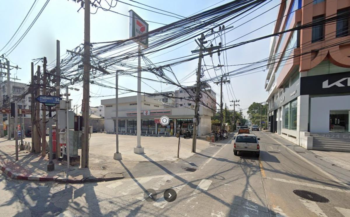 For SaleLandNawamin, Ramindra : Urgent sale! Land at Ramintra 14, suitable for a house, close to the BTS, good location.