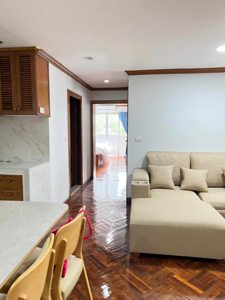 ให้เช่าคอนโดวิทยุ ชิดลม หลังสวน : Wittayu Complex 2 Beds 2 Baths Large Balcony  42,000 THB per month