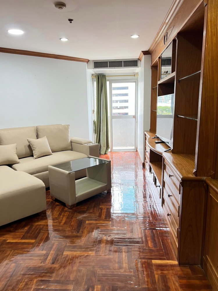 ให้เช่าคอนโดวิทยุ ชิดลม หลังสวน : Wittayu Complex 2 Beds 2 Baths Large Balcony  42,000 THB per month