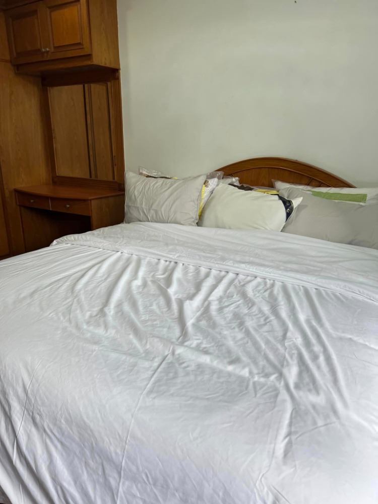 ให้เช่าคอนโดวิทยุ ชิดลม หลังสวน : Wittayu Complex 2 Beds 2 Baths Large Balcony  42,000 THB per month