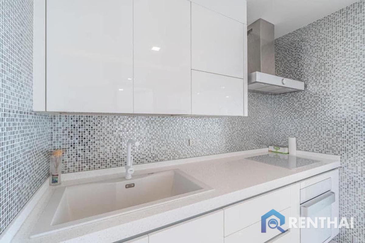 For SaleCondoPattaya, Bangsaen, Chonburi : Luxury beachfront condo 3beds 3baths