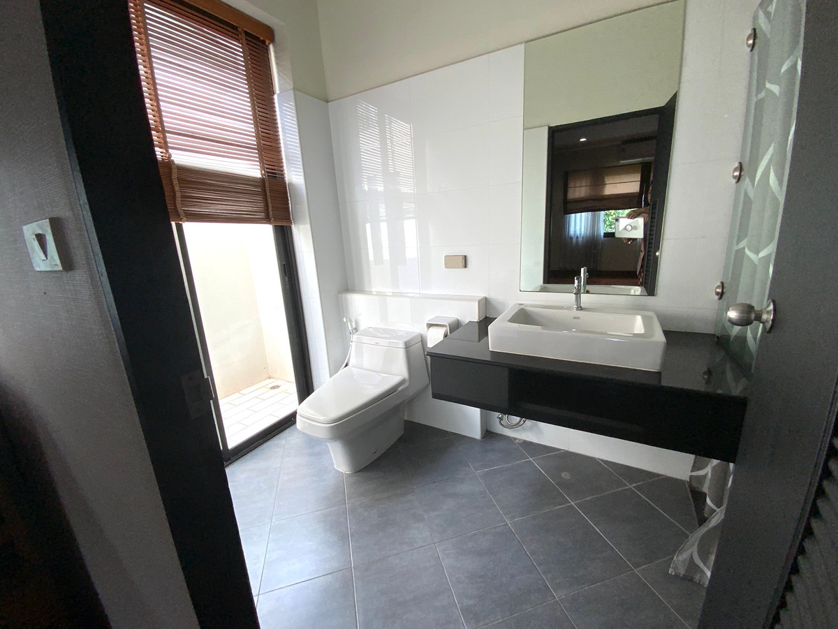 For SaleHouseSukhumvit, Asoke, Thonglor : Ready to Move House in Sukhumvit 24 walkable from the Emporium and BTS with 229 sqw land size 