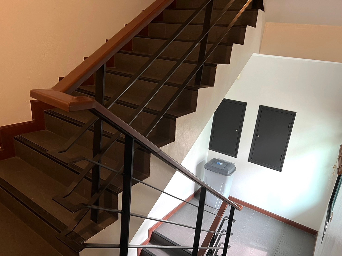 For SaleHouseSukhumvit, Asoke, Thonglor : Ready to Move House in Sukhumvit 24 walkable from the Emporium and BTS with 229 sqw land size 