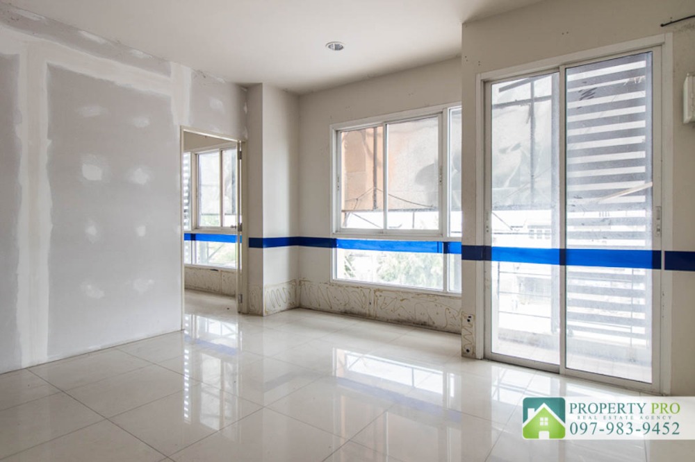 For SaleShop HouseMin Buri, Romklao : Commercial building 4 storey for sale The Wayra Ramkhamhaeng Suvarnabhuni, 2 Units, area 60 sqw 640 sqm, business district Near Siam Amazing Park, Seri Thai, Minburi : EL24S-038