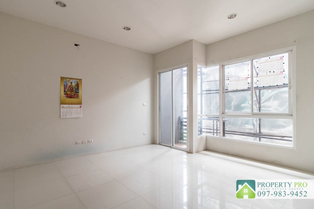 For SaleShop HouseMin Buri, Romklao : Commercial building 4 storey for sale The Wayra Ramkhamhaeng Suvarnabhuni, 2 Units, area 60 sqw 640 sqm, business district Near Siam Amazing Park, Seri Thai, Minburi : EL24S-038