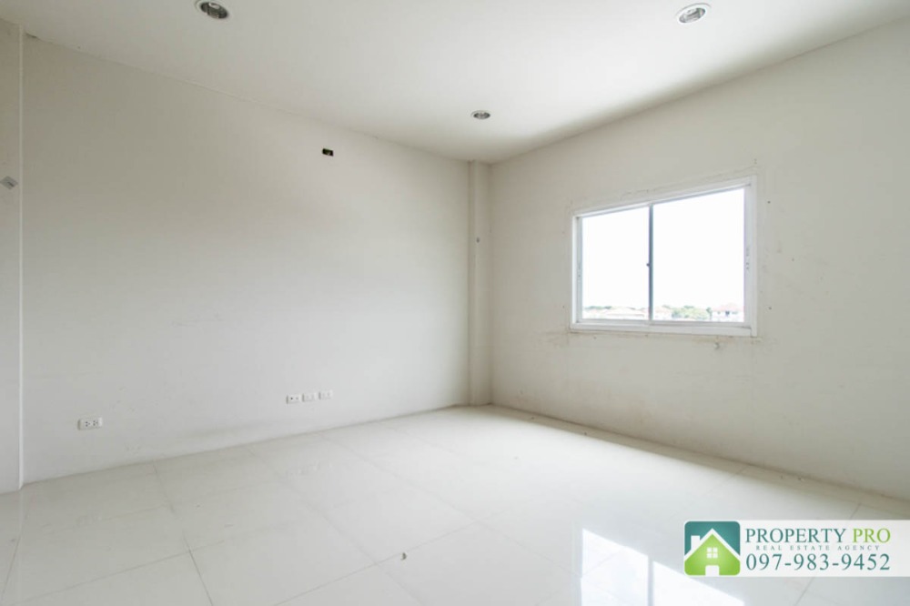 For SaleShop HouseMin Buri, Romklao : Commercial building 4 storey for sale The Wayra Ramkhamhaeng Suvarnabhuni, 2 Units, area 60 sqw 640 sqm, business district Near Siam Amazing Park, Seri Thai, Minburi : EL24S-038