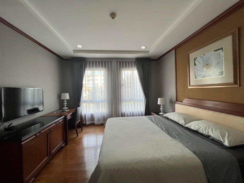 ❖ Prime Location ❖ 0++ floor 120.00 sq.m. | 2 beds 2 baths | near Samitivej Sukhumvit Hospital 5 mins, BTS Phrom Phong Station/Emporium 7 mins Loading...